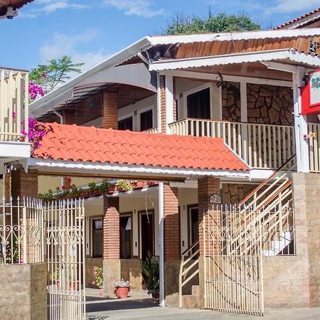 Pousada Beira Rio Санту-Антониу-ду-Пиньял Экстерьер фото